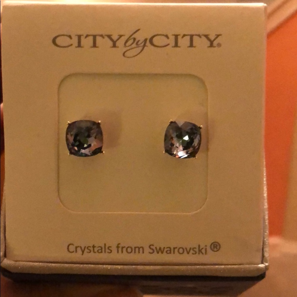 Blue stud diamond earrings